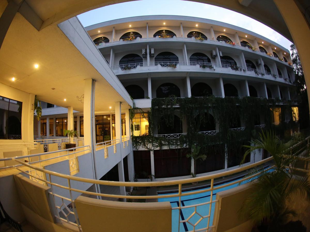 Kandyan Reach Hotel Курунегала Екстериор снимка